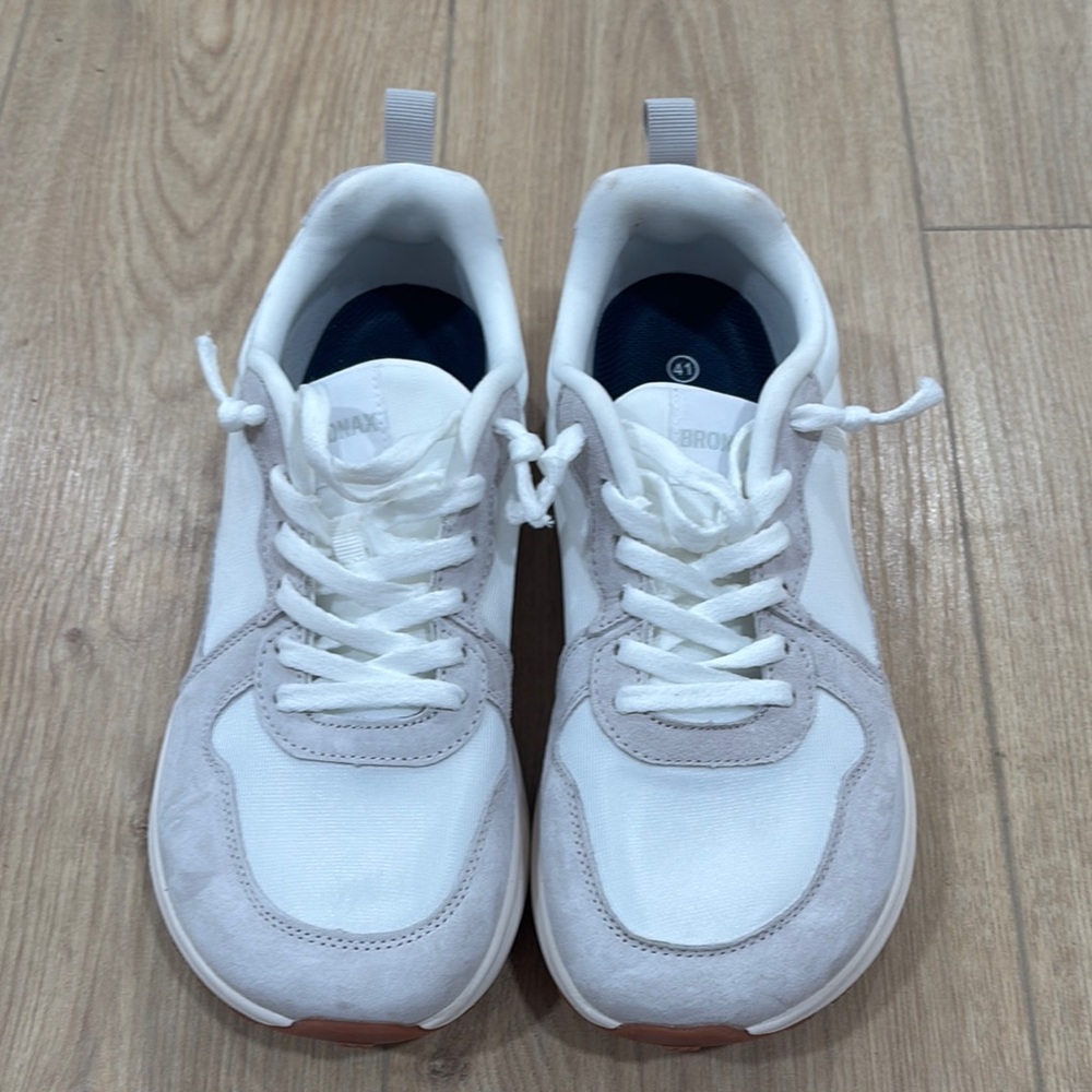 BRONAX Shoes Womens White Beige Low Top Walking Sneakers Comfort BoxToe